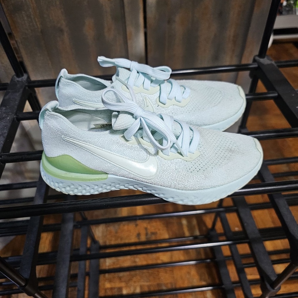 Nike Epic React Flyknit 2